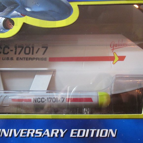 NEW Star Trek Trivial Pursuit - 50th Anniversary Edition - Galileo Shuttle & Uno - Picture 2 of 5